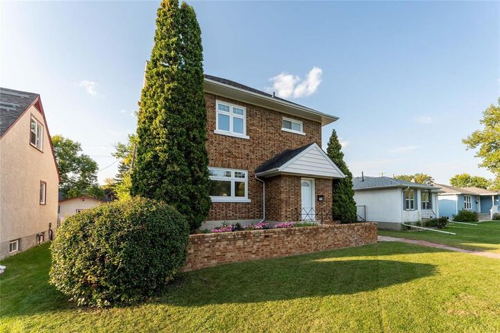 Property Photo: 307 Wavell Avenue MB R3L 1V3
