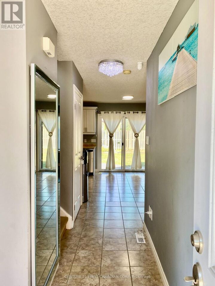 Property Photo:  1678 Blackmaple Crescent  ON N5Y 6L6 
