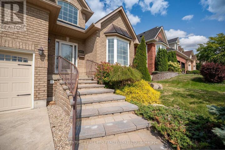 Property Photo:  10 Ellis Crescent  ON K9V 3Y9 