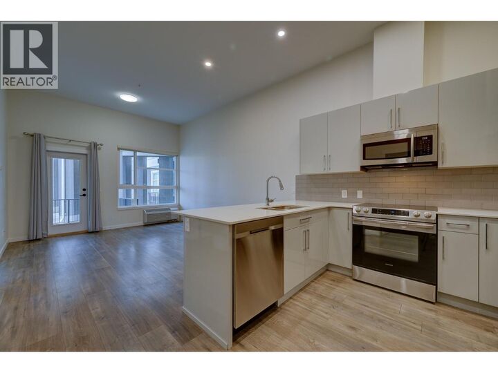 Photo de la propriété:  1880 Hugh Allan Drive 115  BC V1S 0E8 