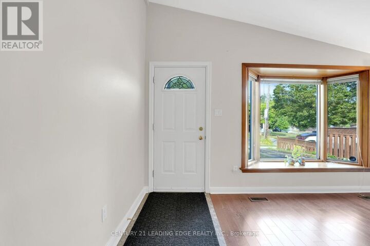 Property Photo:  36 Benshire Drive  ON M1H 1M3 
