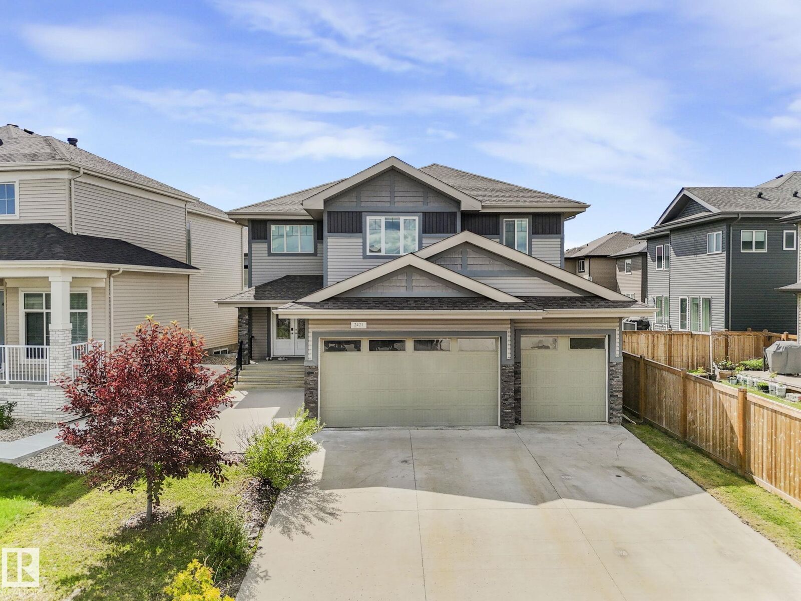Property Photo:  2421 Ashcraft Crescent SW  AB T6W 2M9 