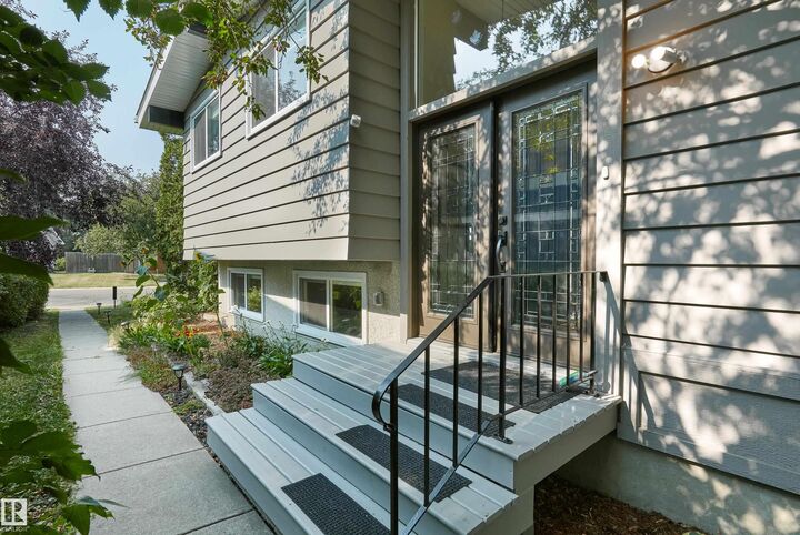 Property Photo:  4063 Aspen Drive NW  AB T6J 2A7 