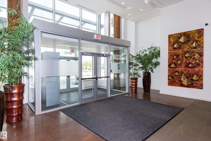 Photo de la propriété:  2612 109 Street NW 207  AB T6J 3T1 