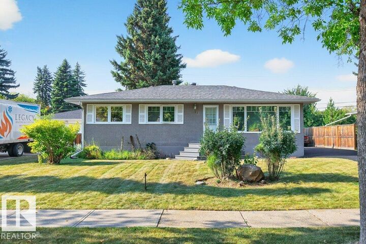 15 Sunnyside Crescent  St. Albert AB T8N 0J4 photo
