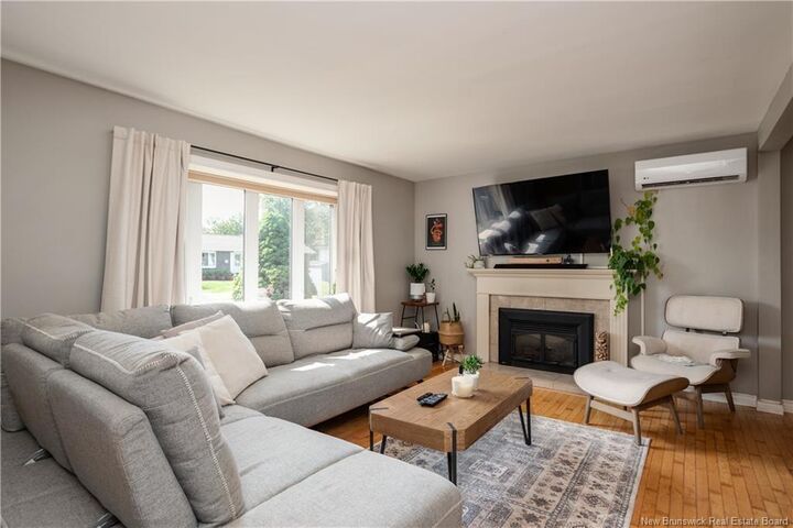 Property Photo:  93 Fairway Boulevard  NB E1B 1T4 