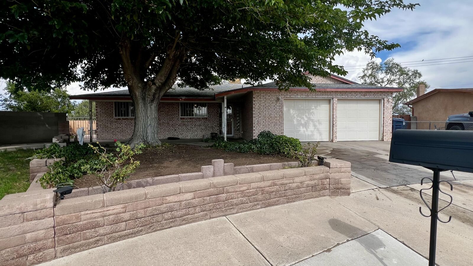 Property Photo:  220 Flip Lane SW  NM 87121 