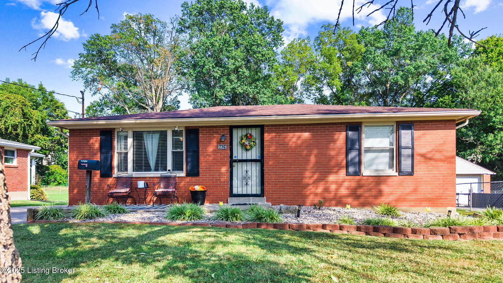 Property Photo: 4429 Savage Dr KY 40216