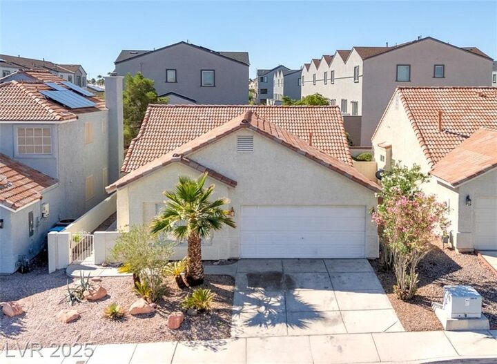 Property Photo: 8433 Cinnamon Hill Avenue NV 89129