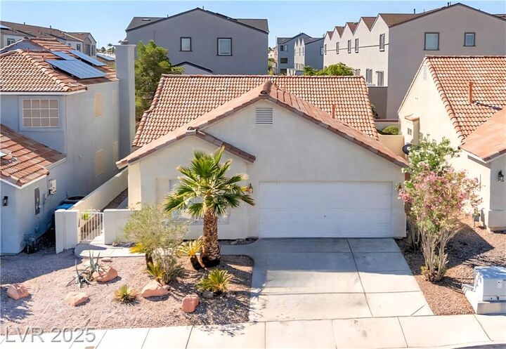 Property Photo: 8433 Cinnamon Hill Avenue NV 89129