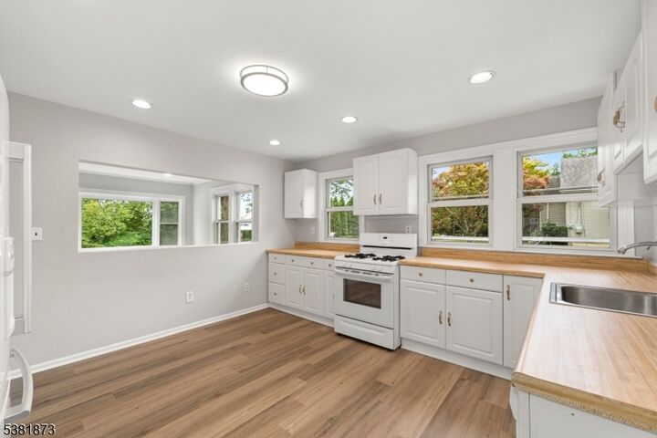 Property Photo:  243 Ridgedale Avenue  NJ 07932 
