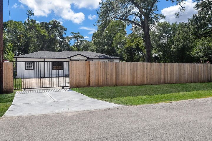 Property Photo: 9230 Lanewood Drive TX 77016