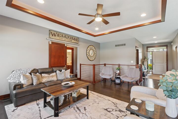 Property Photo:  1825 Falcon Drive  IA 50226 
