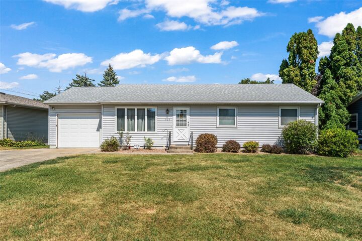 505 Edgeland Drive  Marshalltown IA 50158 photo