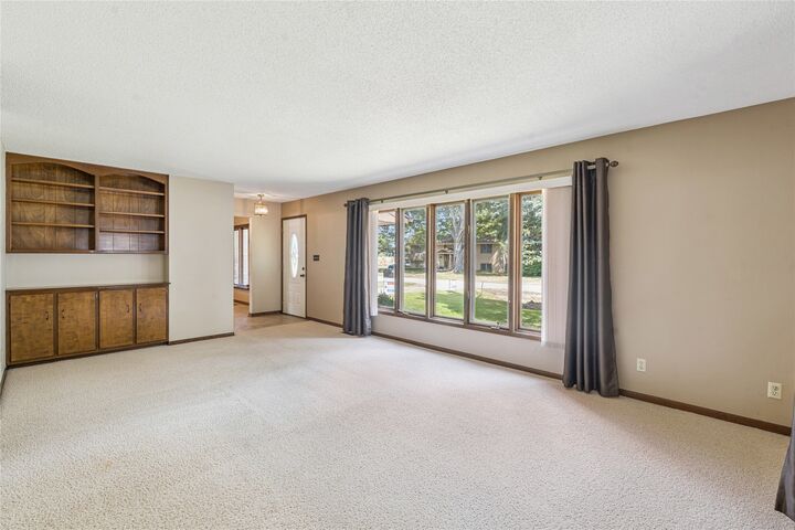Property Photo: 604 N Claire Street IA 50228