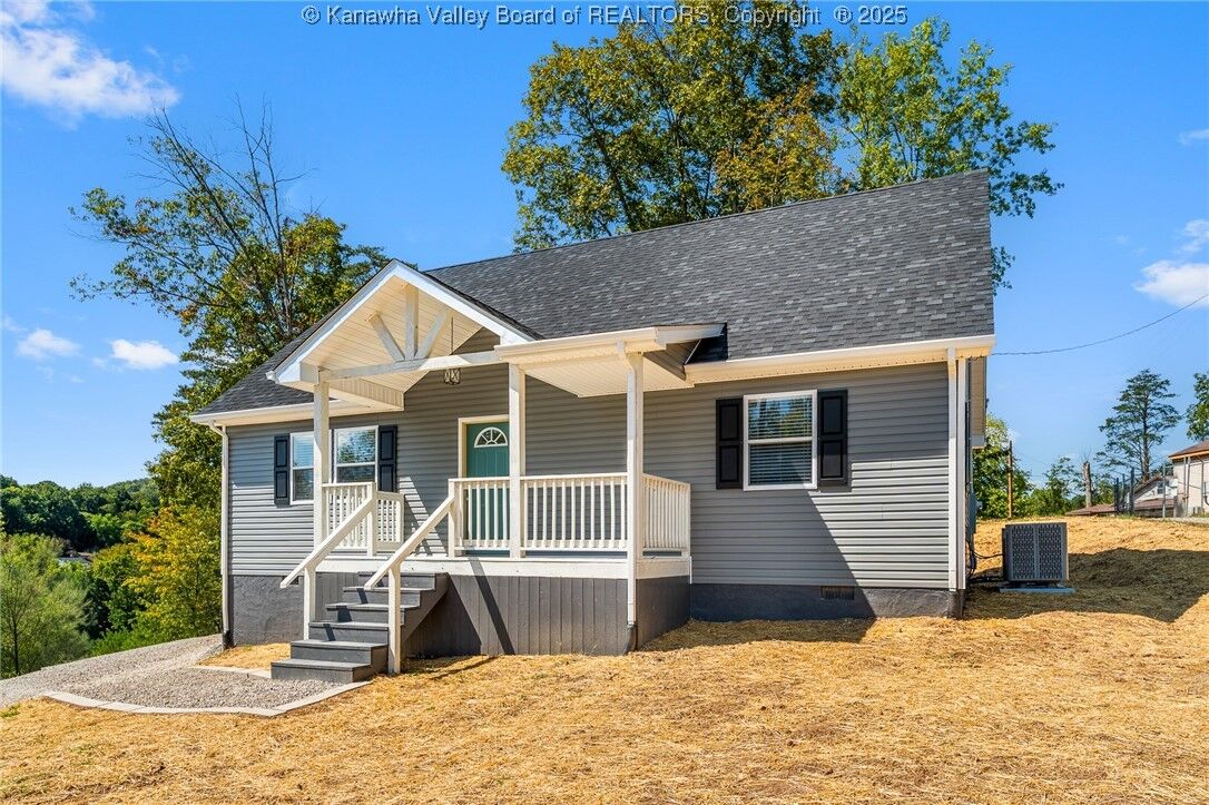 Property Photo:  2711 Airview Drive  WV 25302 