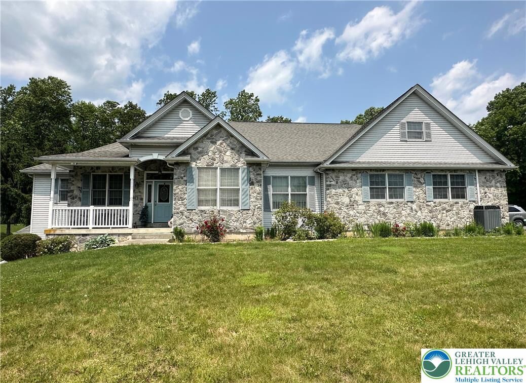 Property Photo:  1437 Nectarine Road  PA 18038 