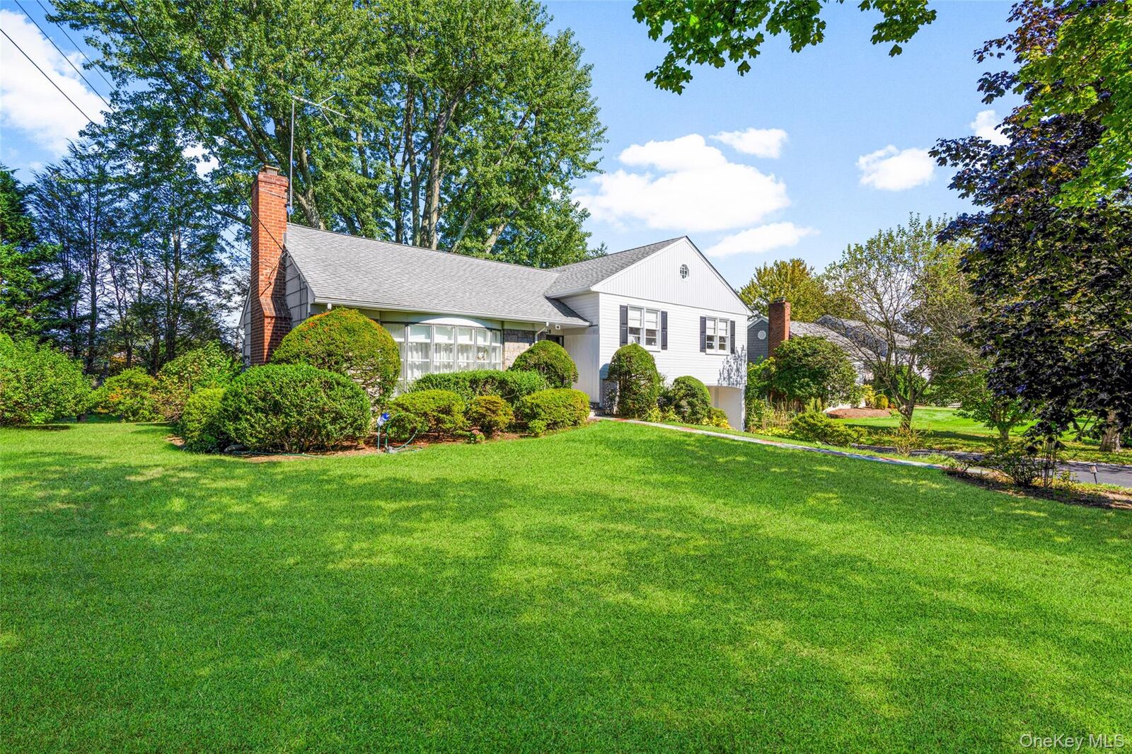 Property Photo:  28 Durham Road  NY 10605 