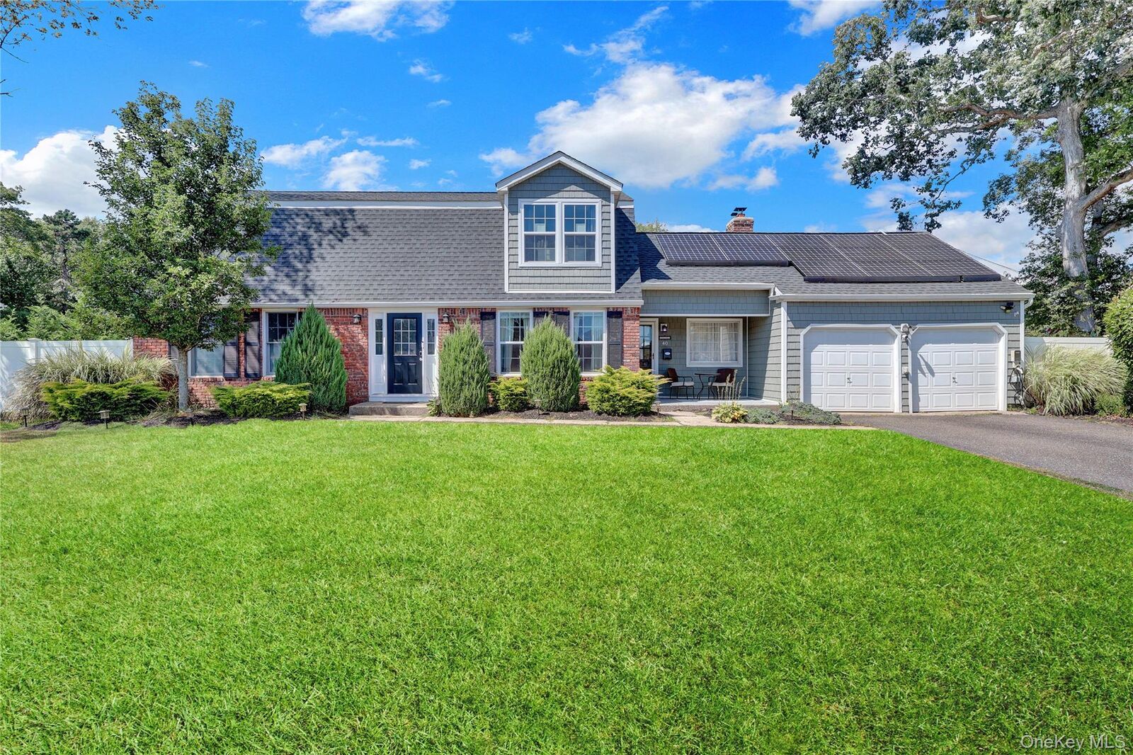 Property Photo:  40 Bayview Drive  NY 11769 