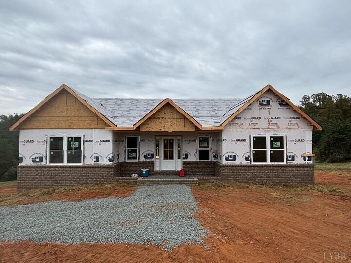 Property Photo: 3 Stratford Road VA 24538