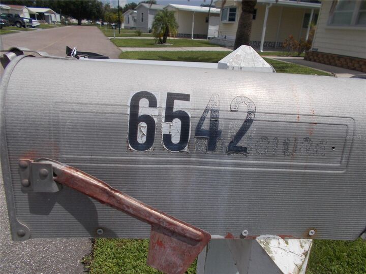Property Photo: 6542 Hikina Drive FL 34287