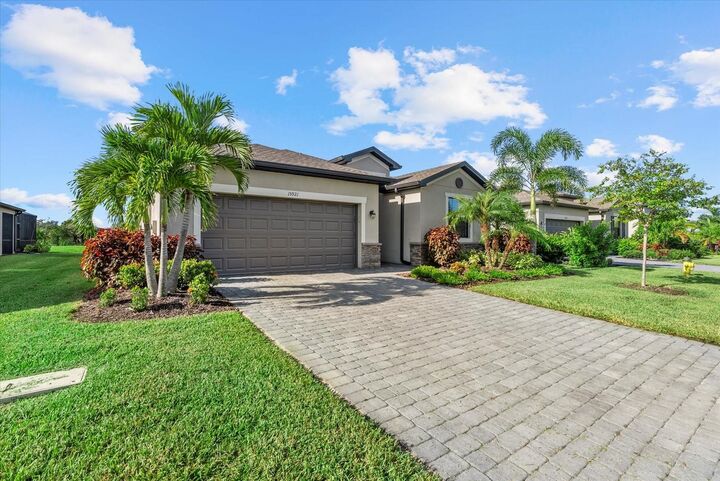 Property Photo:  15921 Honeysuckle Street  FL 33953 