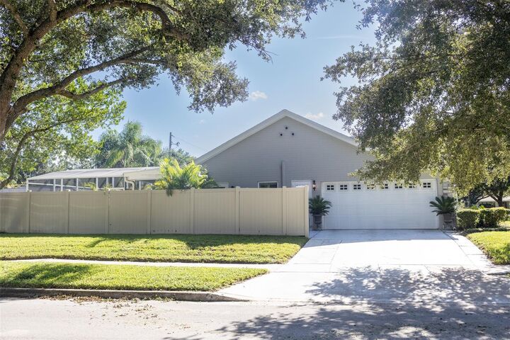 Property Photo:  1611 Tioga Trail  FL 32789