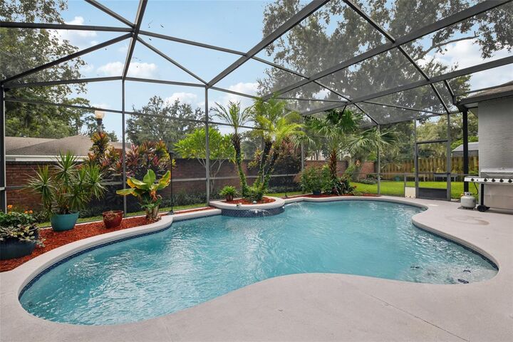 Property Photo: 1105 Shadowbrook Trail FL 32708