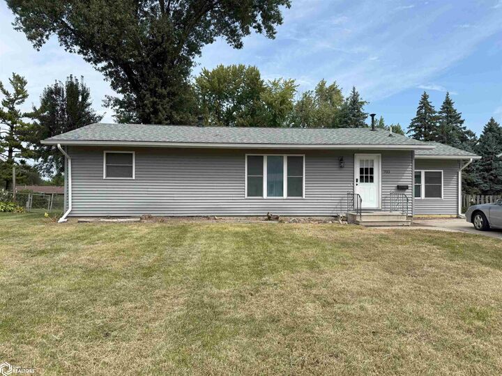 703 Arlington Drive  Marshalltown IA 50158 photo