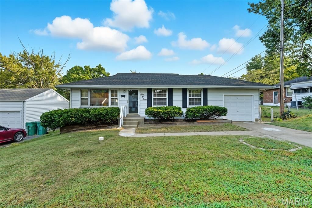 Property Photo: 1009 Bliss Drive MO 63137