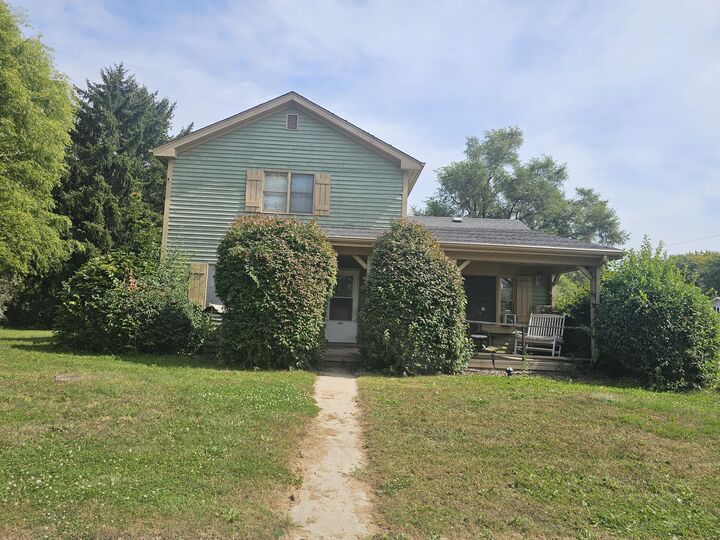 Property Photo:  264 Parkview Dr  WI 53105 