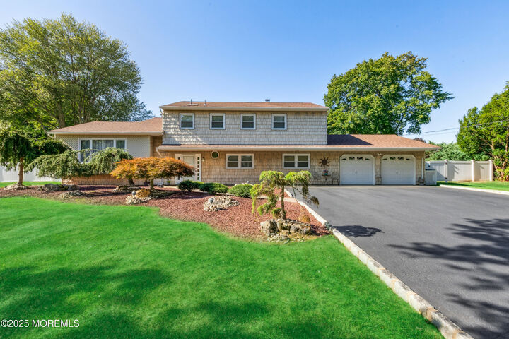 123 Woodcrest Drive  Freehold NJ 07728 photo
