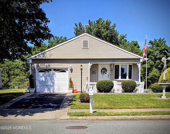 52 Orlando Boulevard  Toms River NJ 08757 photo