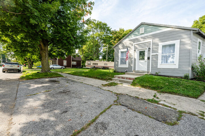 Property Photo:  307 E Telegraph Street  MI 49047 