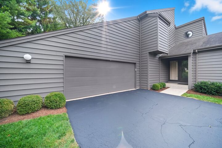 Property Photo:  5N373 Glen Oak Lane  IL 60175 