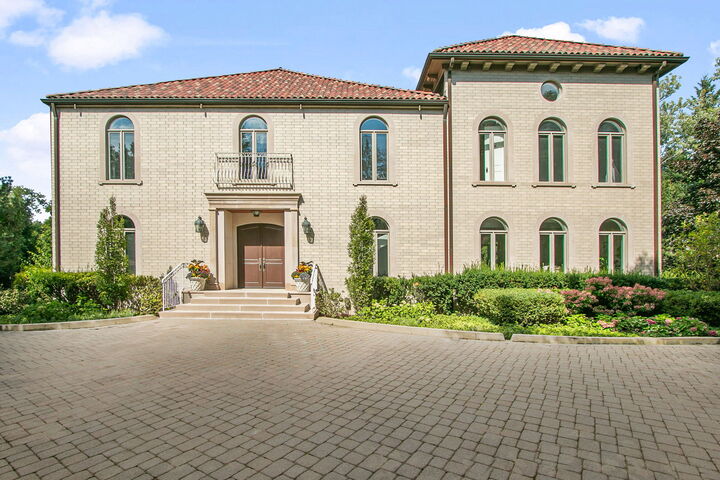 Property Photo:  1015 Sheridan Road  IL 60093 