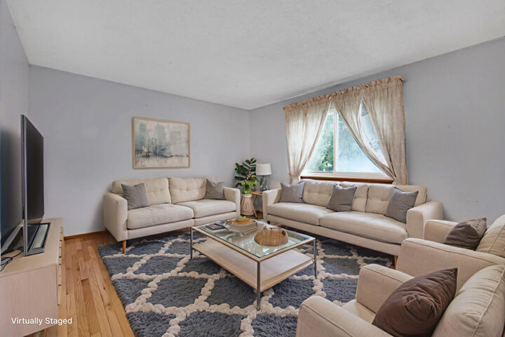 Property Photo:  4565 Dupont Drive  IL 60133 