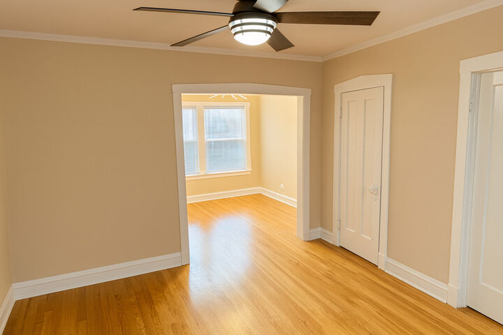 Property Photo: 6638 S Greenwood Avenue 2B IL 60637