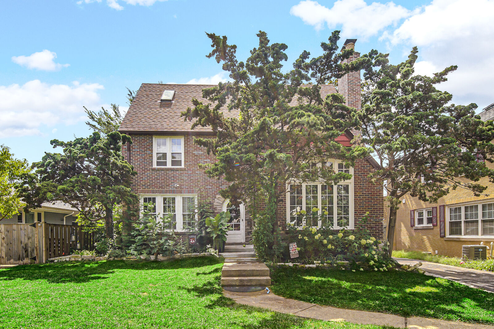 Property Photo:  1819 Glenview Avenue  IL 60068