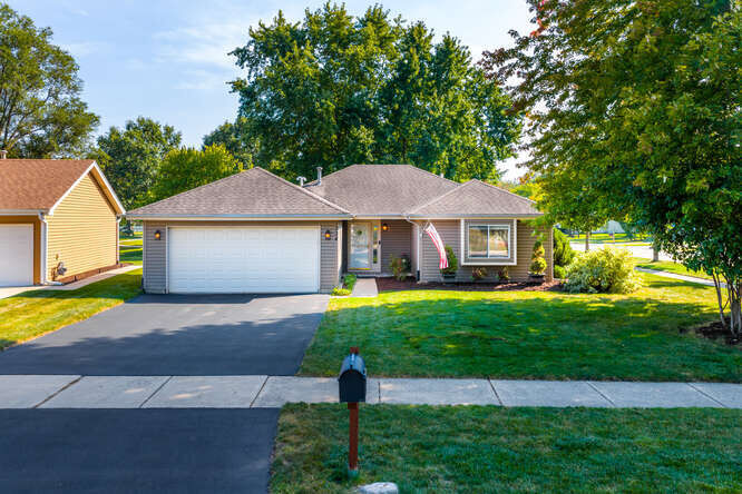 Property Photo:  1334 Haverhill Circle  IL 60563 