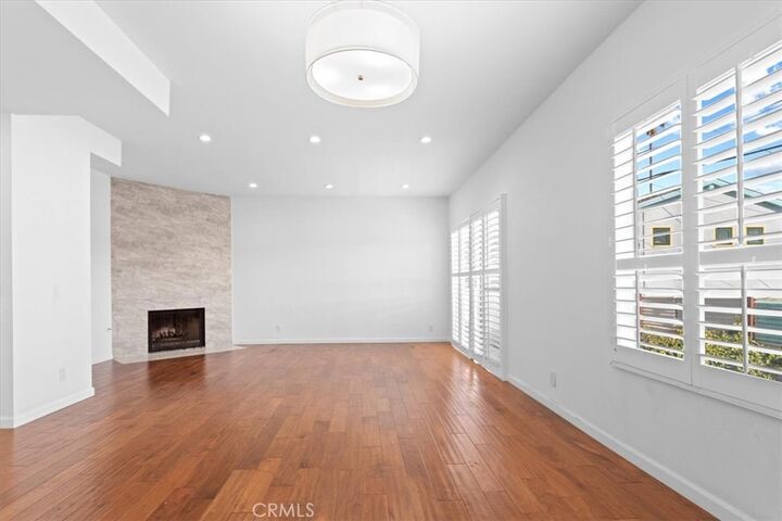 Property Photo:  5324 Kester Avenue 12  CA 91411 