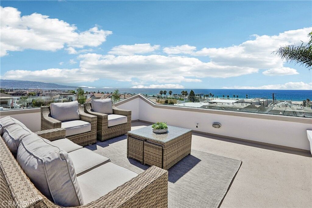 Property Photo:  1550 Monterey Boulevard  CA 90254 