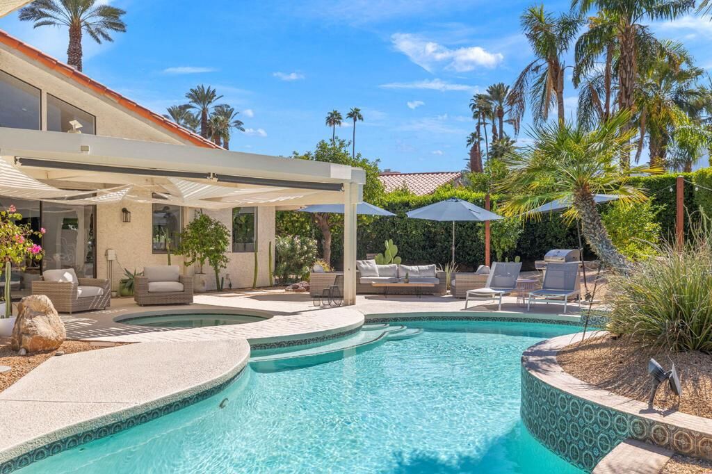 Property Photo: 4 Lincoln Place CA 92270