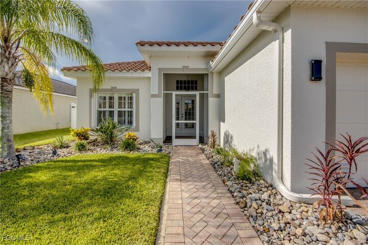 Property Photo:  2060 Cape Heather Circle  FL 33991 