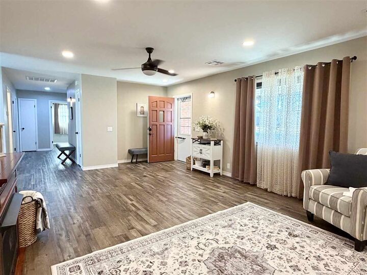 Property Photo: 1300 S E Street OK 74631
