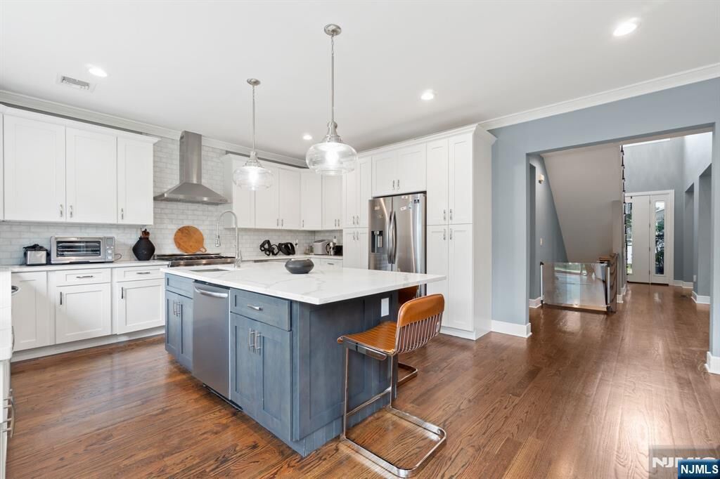 Property Photo:  86 Levitt Avenue  NJ 07621 