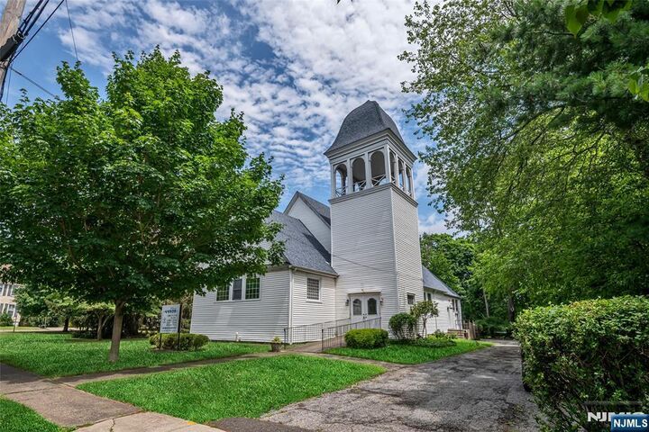 Property Photo:  283 Harrington Avenue  NJ 07624 