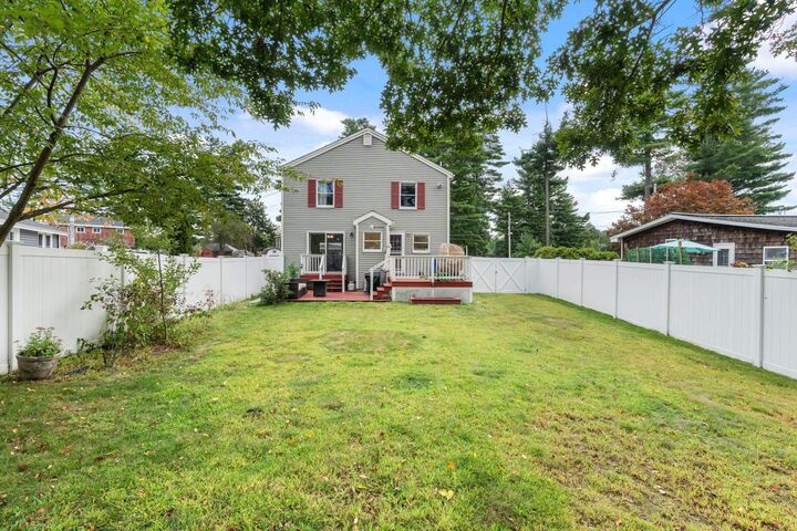 Property Photo:  18 Field Avenue  NH 03079 