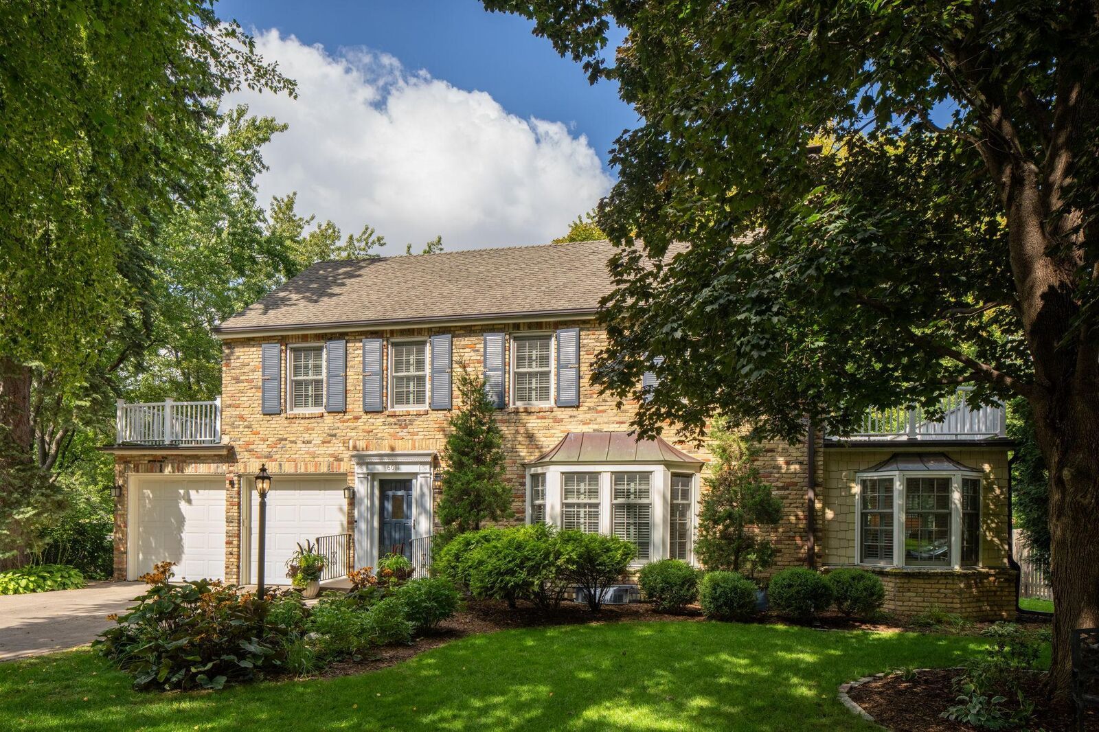 Property Photo:  5011 Wooddale Lane  MN 55424 