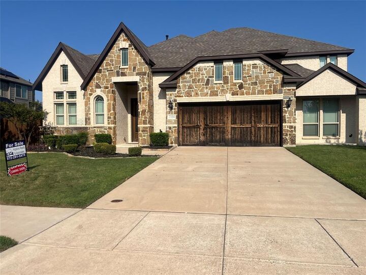 Property Photo:  2104 Homestead Drive  TX 75115 